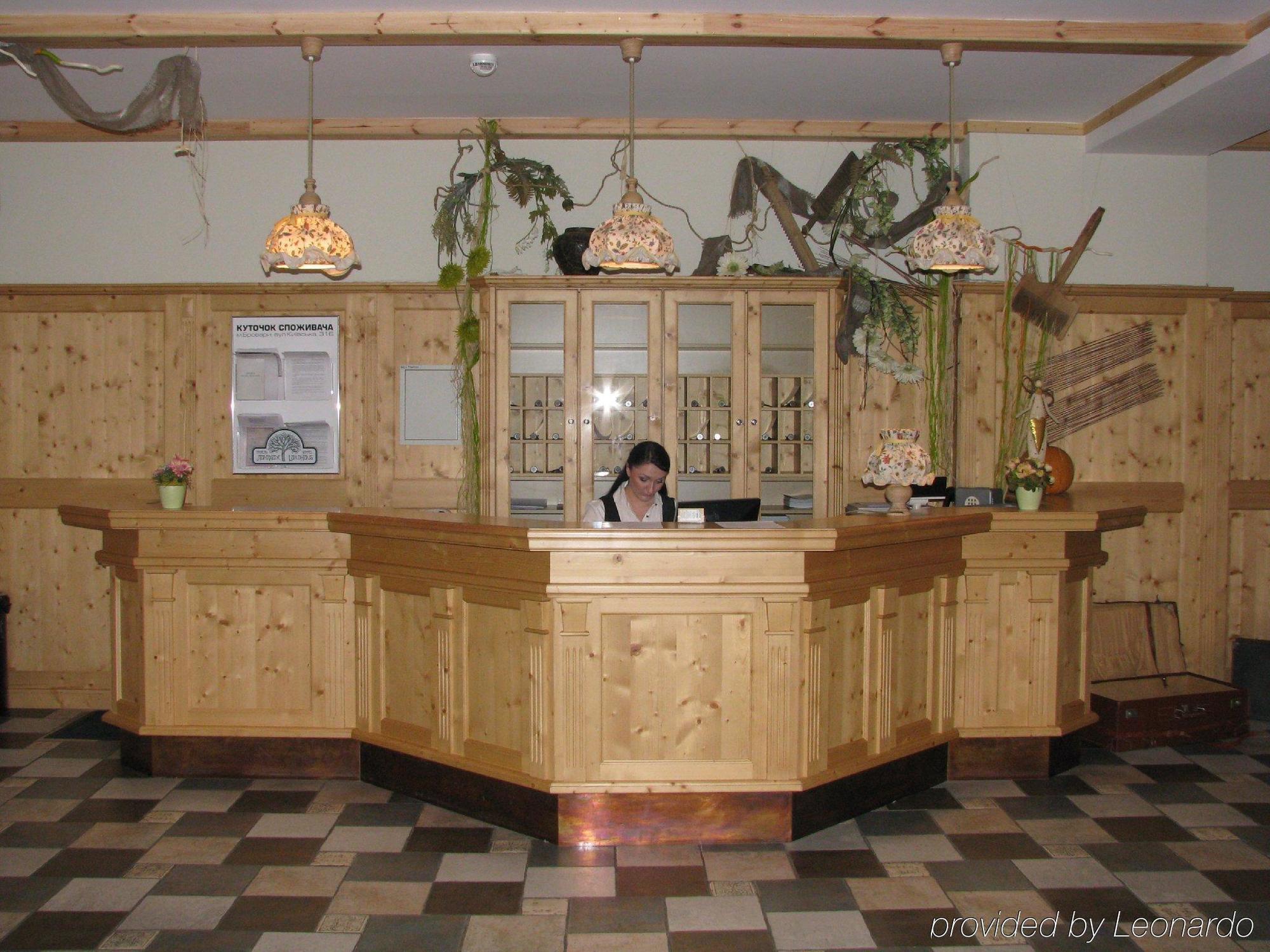 Landhaus Hotel Brovary Buitenkant foto